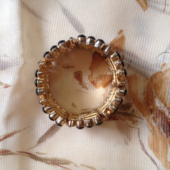 KENSIE - Vintage Stone Bracelet - Perfect Shape - Picture 2 of 4